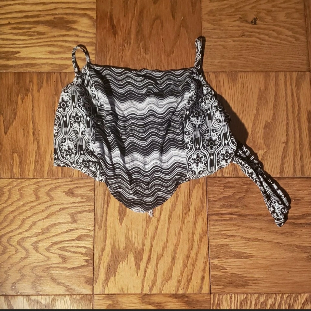 SO CROP TOP SIZE LARGE